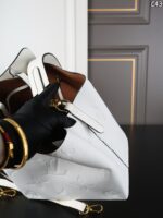LV Neono ショルダーバッグ ポーチ付き 25*25cm - 画像 (5)