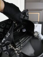 LV Capucines EAST WEST ショルダーバック ケース付き 28*18cm 22*13cm - 画像 (11)