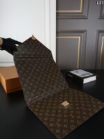 LV MARK 手持ちバック ケース付き 32*25cm - 画像 (10)