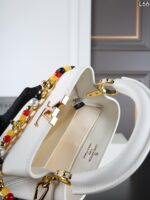 LV Capucines ショルダーバック ケース付き 27*18cm 20*14cm - 画像 (11)