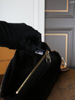 LV Pochette Metis East West 肩掛けバッグ ショルダーあり ケース付き 20*12cm - 画像 (10)