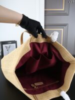 PRADA トートバッグ ケース付き - 画像 (9)