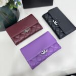 Chanel 三つ折り財布 ケース付き 15.6*11cm
