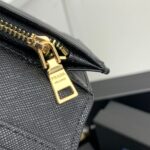 Prada 長財布 二つ折り財布 ケース付き LM213 19*10*1cm - 画像 (5)
