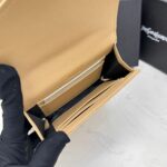 SAINT LAURENT 二つ折り財布 ケース付き 0658 13.5*9.5*3cm - 画像 (4)