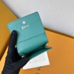 LOUIS VUITTON 二つ折り財布 長財布 カード入れ パスポートケース ケース付き M12664 - 画像 (6)