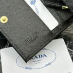 Prada 二つ折り財布 ケース付き LM209 10*9*2cm - 画像 (6)