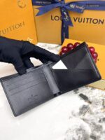 LV 二つ折り財布 ケース付き 25983 11*9cm - 画像 (5)