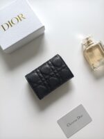 DIOR 二つ折り財布 ケース付き S5132 11*7.5*2.5cm - 画像 (6)