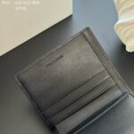 CELINE 三つ折り財布 チェーン付き ケース付き 10D783D 10.5*9*3cm - 画像 (6)