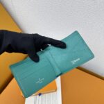 LOUIS VUITTON 二つ折り財布 長財布 カード入れ パスポートケース ケース付き M12664 - 画像 (11)