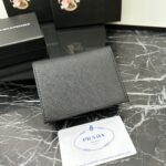 Prada 二つ折り財布 ケース付き LM209 10*9*2cm - 画像 (3)