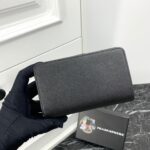 Prada 二つ折り財布 中サイズ ケース付き 306 14*8.5*3cm - 画像 (3)