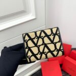 Valentino 三つ折り財布 ケース付き 2401 11*9*2cm - 画像 (6)