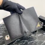 Prada パスポートケース ケース付き LM214 10*9*2cm - 画像 (2)