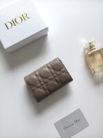 DIOR 二つ折り財布 ケース付き S5132 11*7.5*2.5cm - 画像 (3)