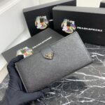 Prada 長財布 二つ折り財布 ケース付き LM213 19*10*1cm