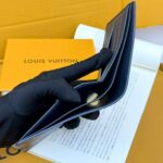 LV 二つ折り財布 ケース付き M82323 11*9cm - 画像 (5)