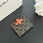 CELINE  二つ折り財布 ケース付き 10H262 10.5*9*2cm - 画像 (3)