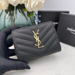 SAINT LAURENT カード入れ 二つ折り財布 ケース付き 16820 12*10*3cm - 画像 (8)