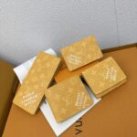 LOUIS VUITTON 二つ折り財布 長財布 カード入れ パスポートケース ケース付き M12664 - 画像 (2)