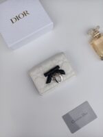 DIOR 二つ折り財布 ケース付き 2603 11*8.5*3cm - 画像 (9)