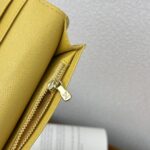 LOUIS VUITTON 二つ折り財布 長財布 カード入れ パスポートケース ケース付き M12664 - 画像 (15)