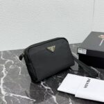 Prada 化粧ポーチ ケース付き 218 17*5*11cm 12*8*3.5cm - 画像 (3)
