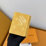 LOUIS VUITTON 二つ折り財布 長財布 カード入れ パスポートケース ケース付き M12664 - 画像 (25)