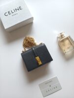 CELINE カード入れ チェーン付き ケース付き 10M472 10.5*8.5*3cm - 画像 (12)