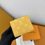 LOUIS VUITTON 二つ折り財布 長財布 カード入れ パスポートケース ケース付き M12664 - 画像 (24)