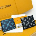 LV 二つ折り財布 ケース付き M82323 11*9cm