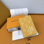 LOUIS VUITTON 二つ折り財布 長財布 カード入れ パスポートケース ケース付き M12664 - 画像 (27)