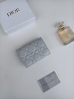 DIOR 二つ折り財布 ケース付き 2603 11*8.5*3cm - 画像 (15)