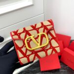 Valentino 三つ折り財布 ケース付き 2401 11*9*2cm - 画像 (13)