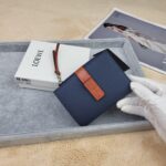 LOEWE カード入れ 二つ折り財布 ケース付き L1112 12*10*3cm - 画像 (17)