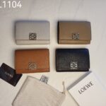 LOEWE 三つ折り財布 ケース付き L1104 12*9.5*3cm