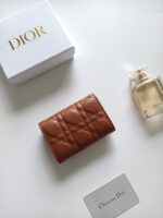 DIOR 二つ折り財布 ケース付き S5132 11*7.5*2.5cm - 画像 (21)
