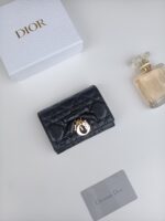 DIOR 二つ折り財布 ケース付き 2603 11*8.5*3cm - 画像 (31)