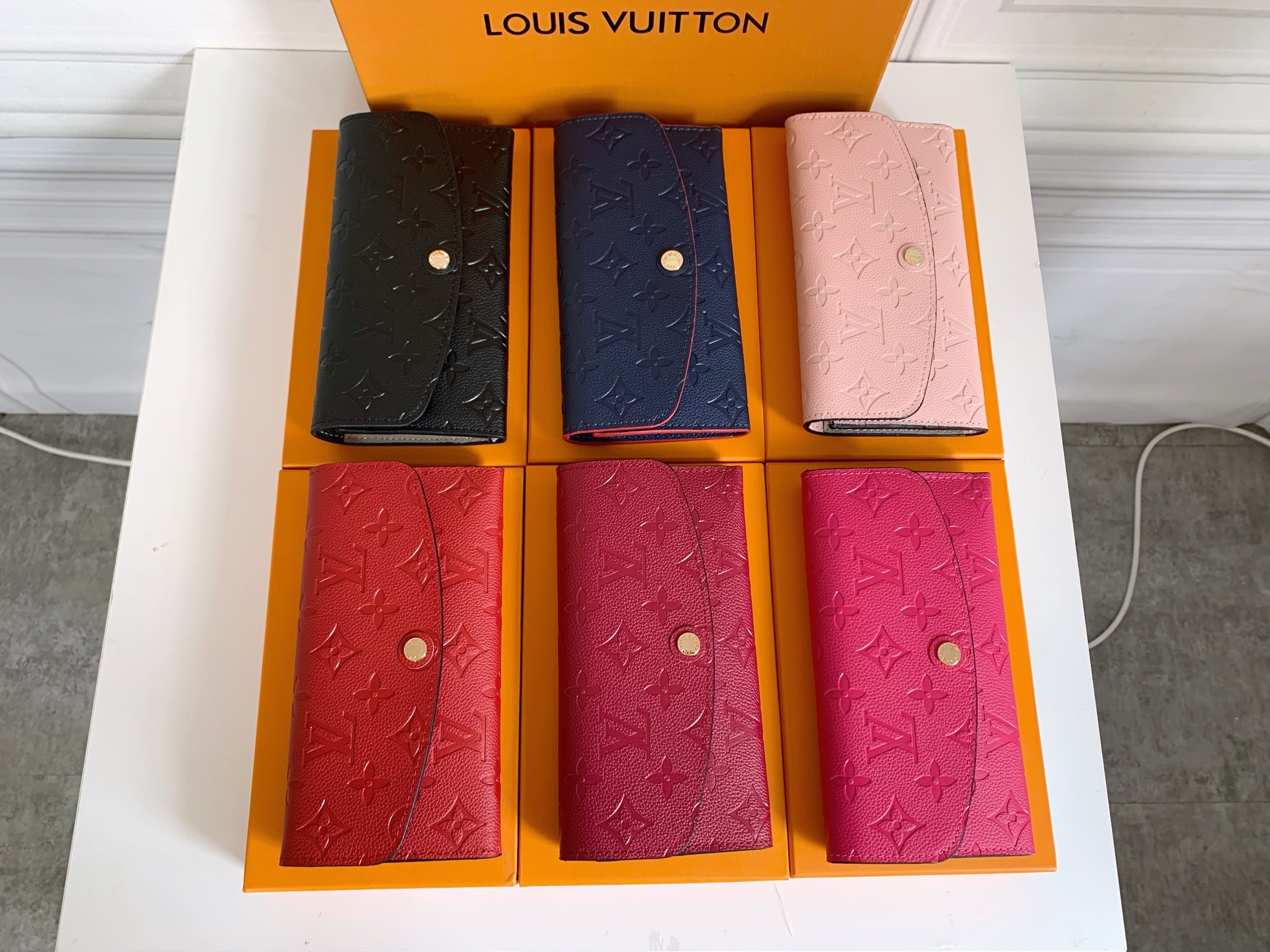 055_ZT LOUIS VUITTON 長財布 二つ折り財布 ケース付き 62369 19*10cm - 画像 (1)