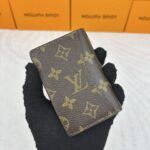 LV パスポートケース ケース付き M63144 7.5*11*1cm - 画像 (20)