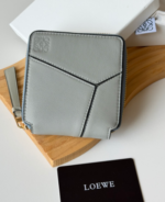 LOEWE 二つ折り財布 ケース付き L1129 11*10*3cm - 画像 (15)