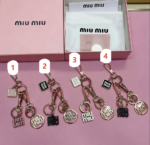 miumiu キーホルダー