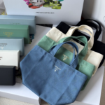 【超人気】Prada カナパトートバッグ ノベルティ ケース付き 19*16*20cm