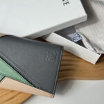 LOEWE 長財布 二つ折り財布 ケース付き L1121 19*10*3.5 - 画像 (9)