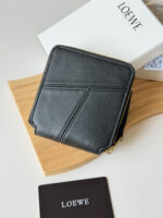 LOEWE 二つ折り財布 ケース付き L1129 11*10*3cm - 画像 (4)