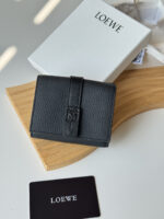 LOEWE 三つ折り財布 ケース付き L1123 9*12*3cm - 画像 (3)
