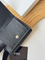 LOEWE 三つ折り財布 ケース付き L1123 9*12*3cm - 画像 (12)