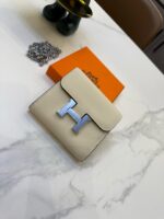 HERMES 二つ折り財布 中サイズ ケース付き  3651 - 画像 (15)