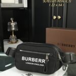 Burberry ボディーバッグ ケース付き 22*14cm